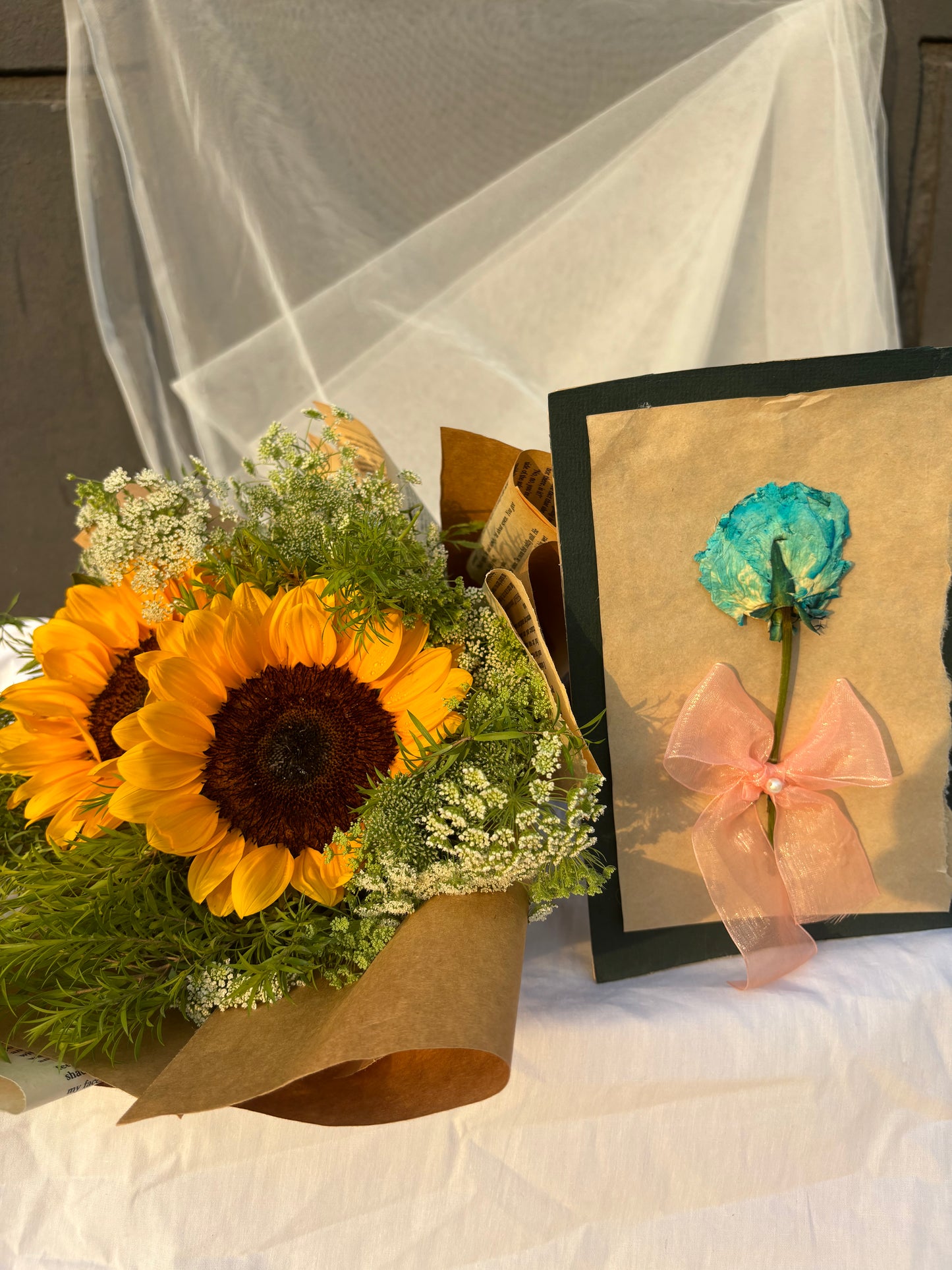 Sunflower Nostalgia: Vintage Sunflower Bunch & Dried Flower Postcard Combo