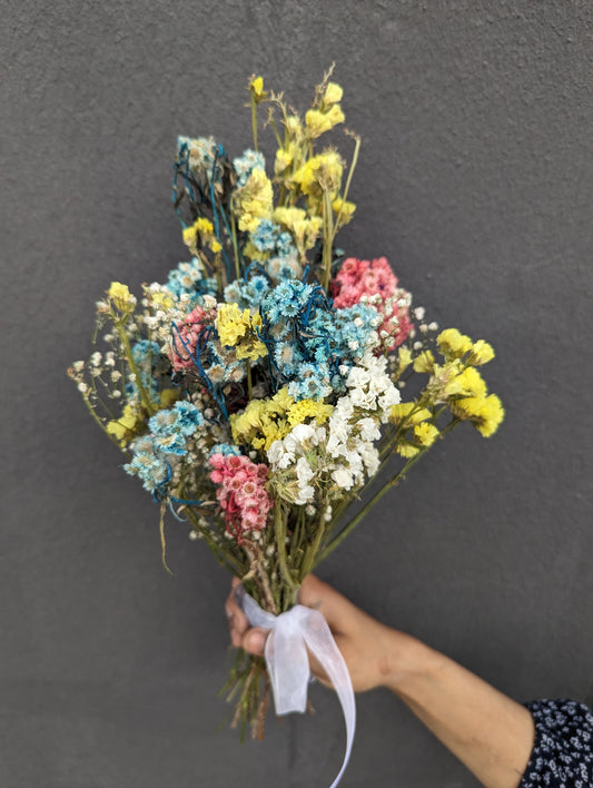 Timeless Dried Statice & Daisy