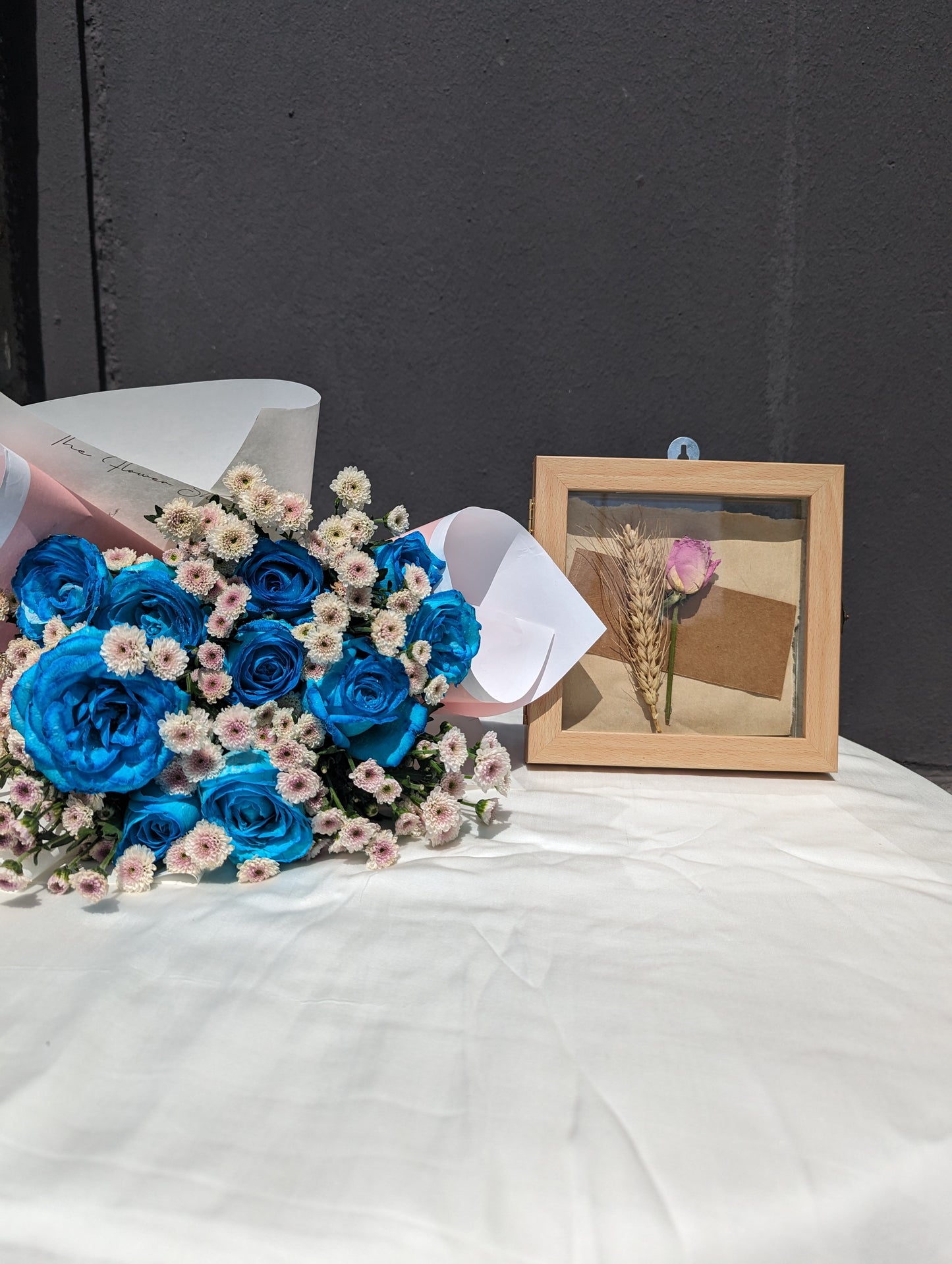 Blue Rose Bunch & Floral Frame Combo