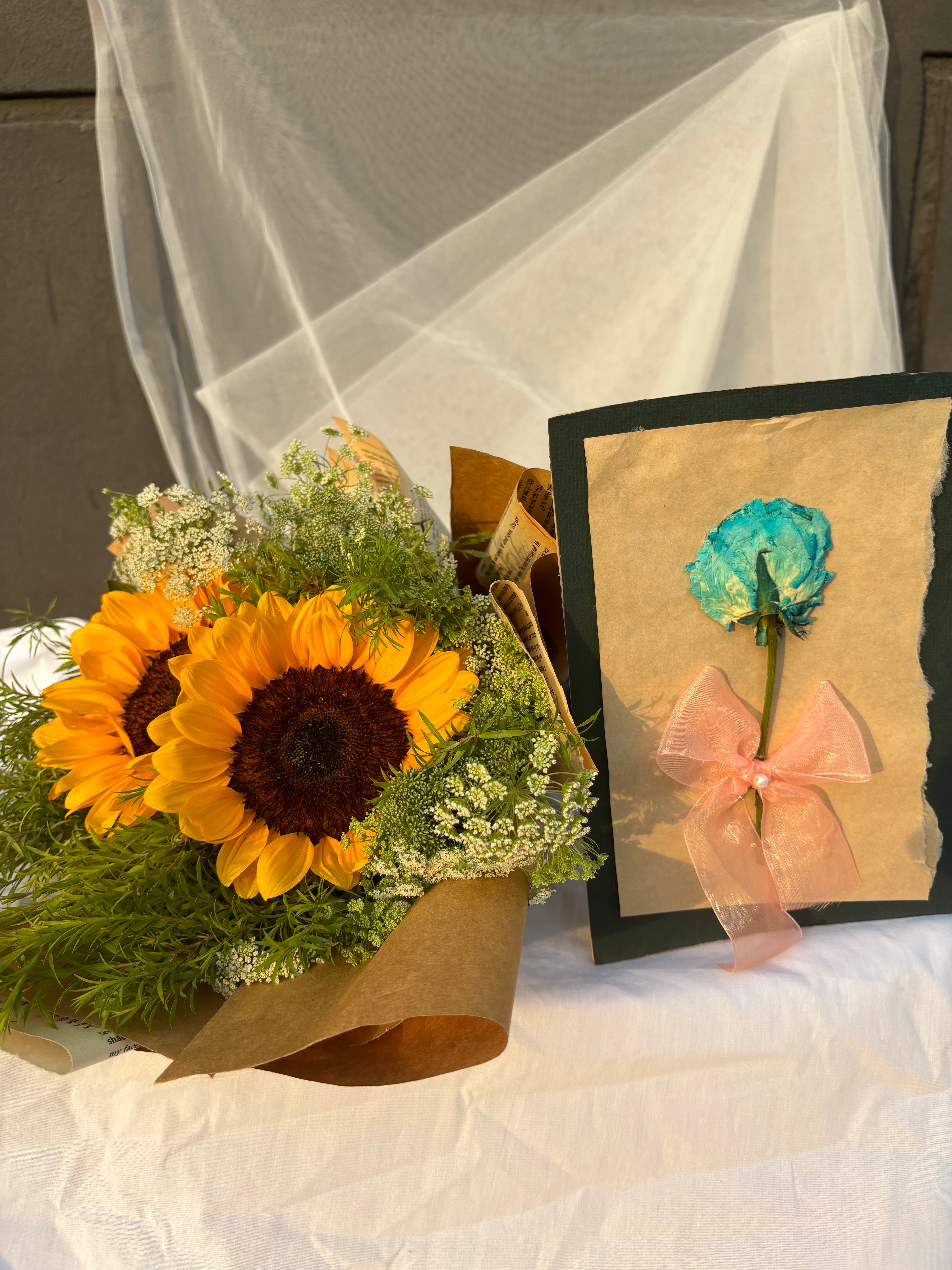 Sunflower Nostalgia: Vintage Sunflower Bunch & Dried Flower Postcard Combo