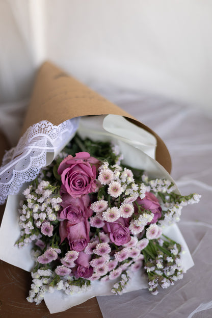 Blush Bloom – Pink Roses & Button Daisies
