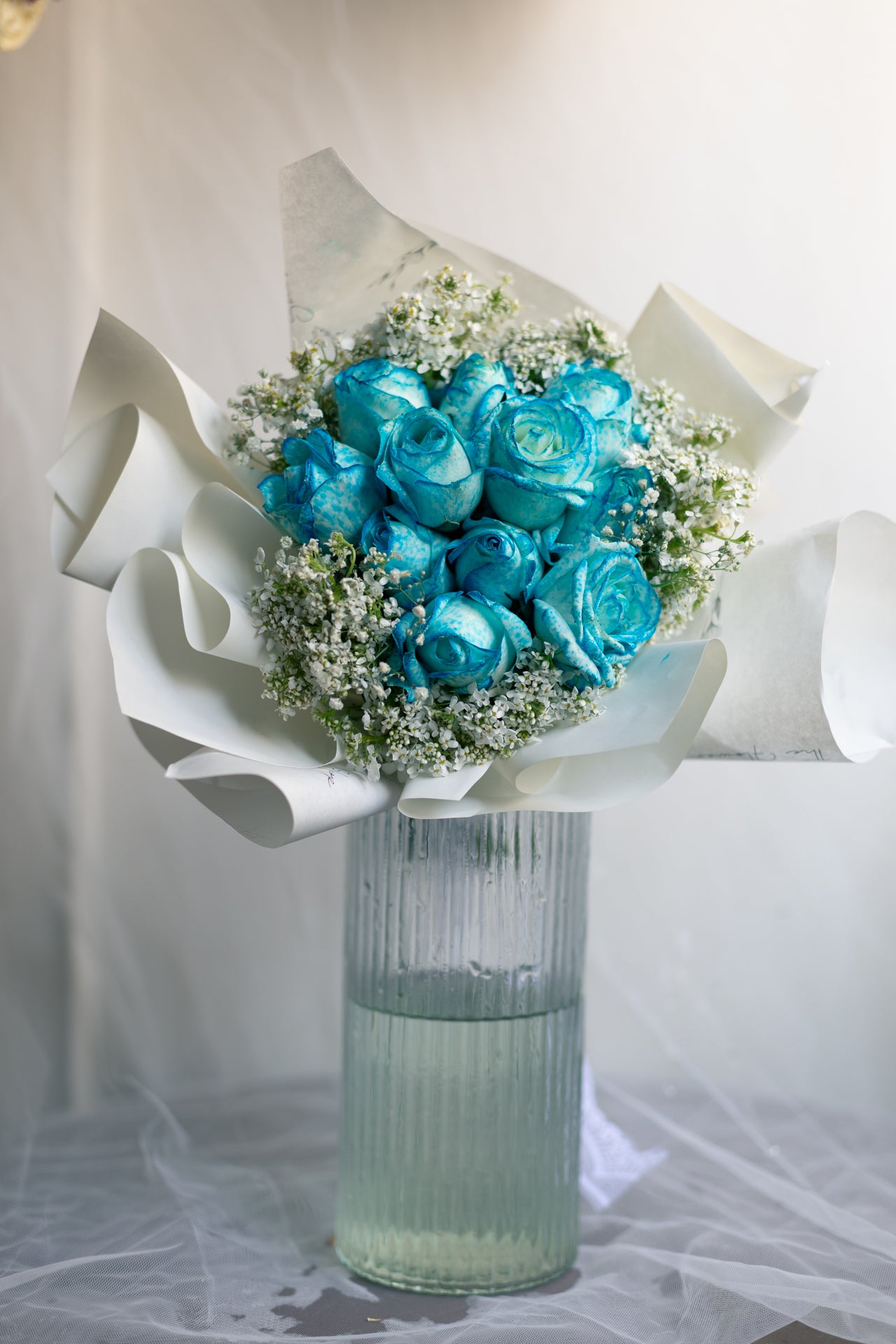 Blue roses (with Vase)